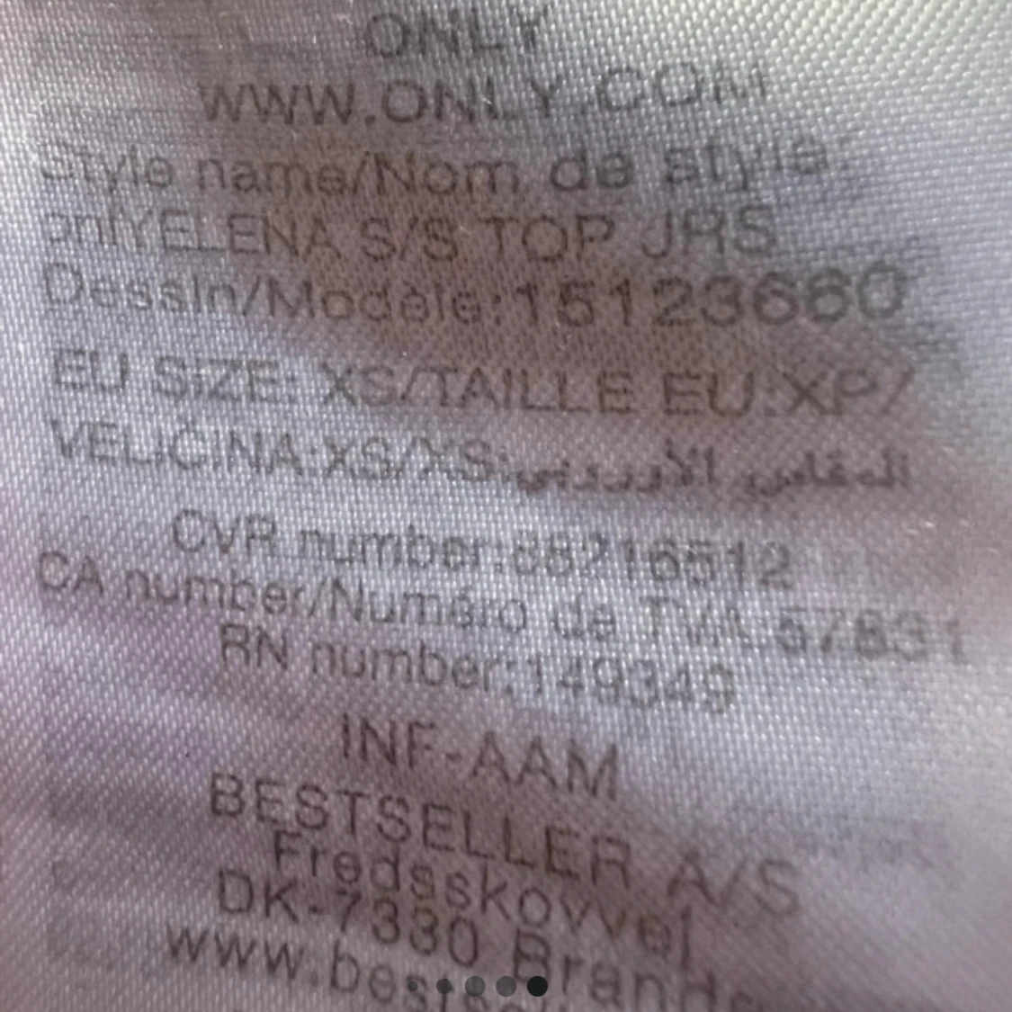 Vit topp med spetsdetalj från ONLY - 2