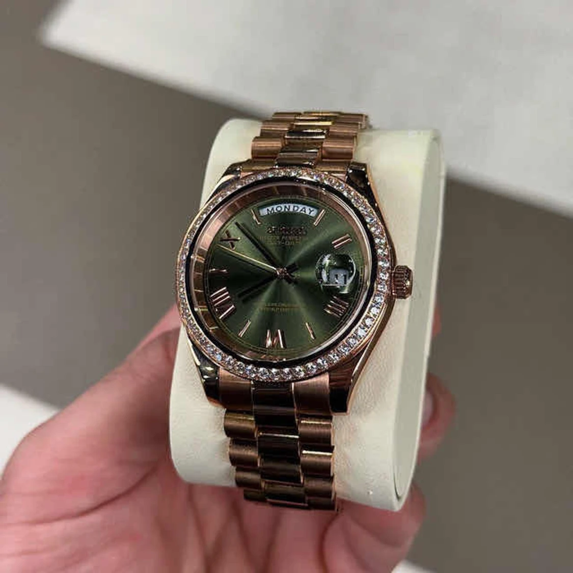 Seiko Daydate olive green diamonds - 1