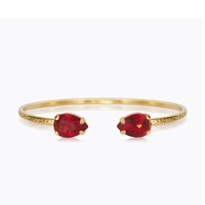 Caroline svedbom armband - Guldigt armband med röda diamanter från caroline svedbom. Nypris 700, säljer för 549 då det knappt är använt🥰🩷