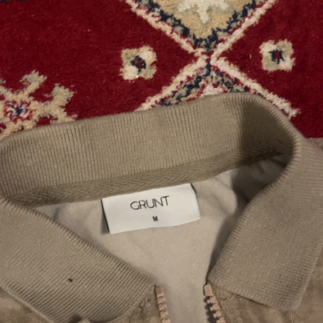 Beige pikétröja i frotté från Grunt - 1