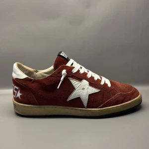 Golden Goose ball stars - - Condition: 9/10 - Color: Red - Size: 40/41 - Including: Dustbag - Retail price: 5999 SEK