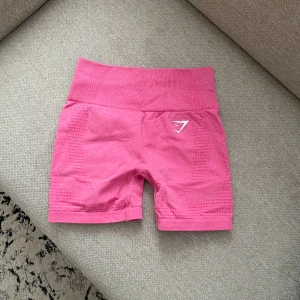 Gymshark shorts  - Köpte de i höstas men har endast testat de💕 säljer då de inte kommer till användning🙌 nypris 500