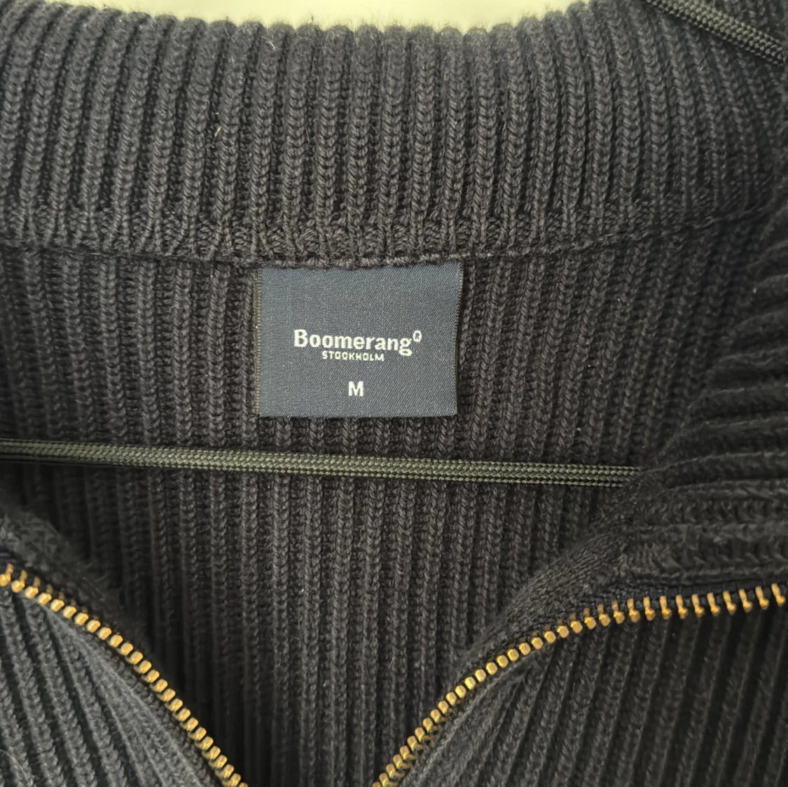 Mörkblå stickad tröja med dragkedja från Boomerang - 1