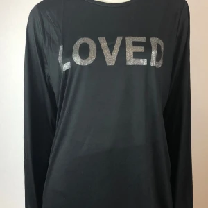 Topp fr Soulmate XL - Snygg helt ny topp fr Soulmate. Storlek XL. Ordpris 399kr.