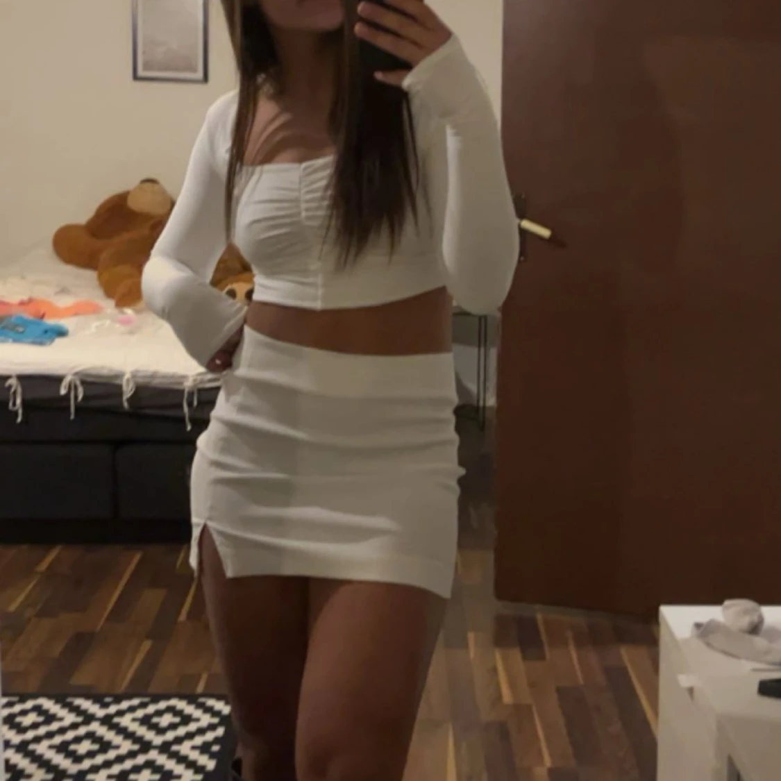 Vit kortkjol med slits - 1