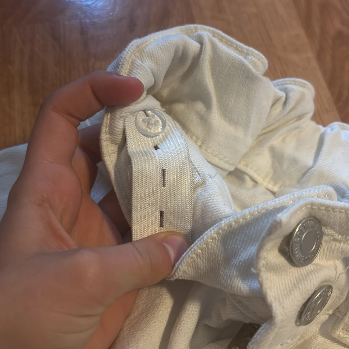 Vita bootcut-byxor från H&M - 4