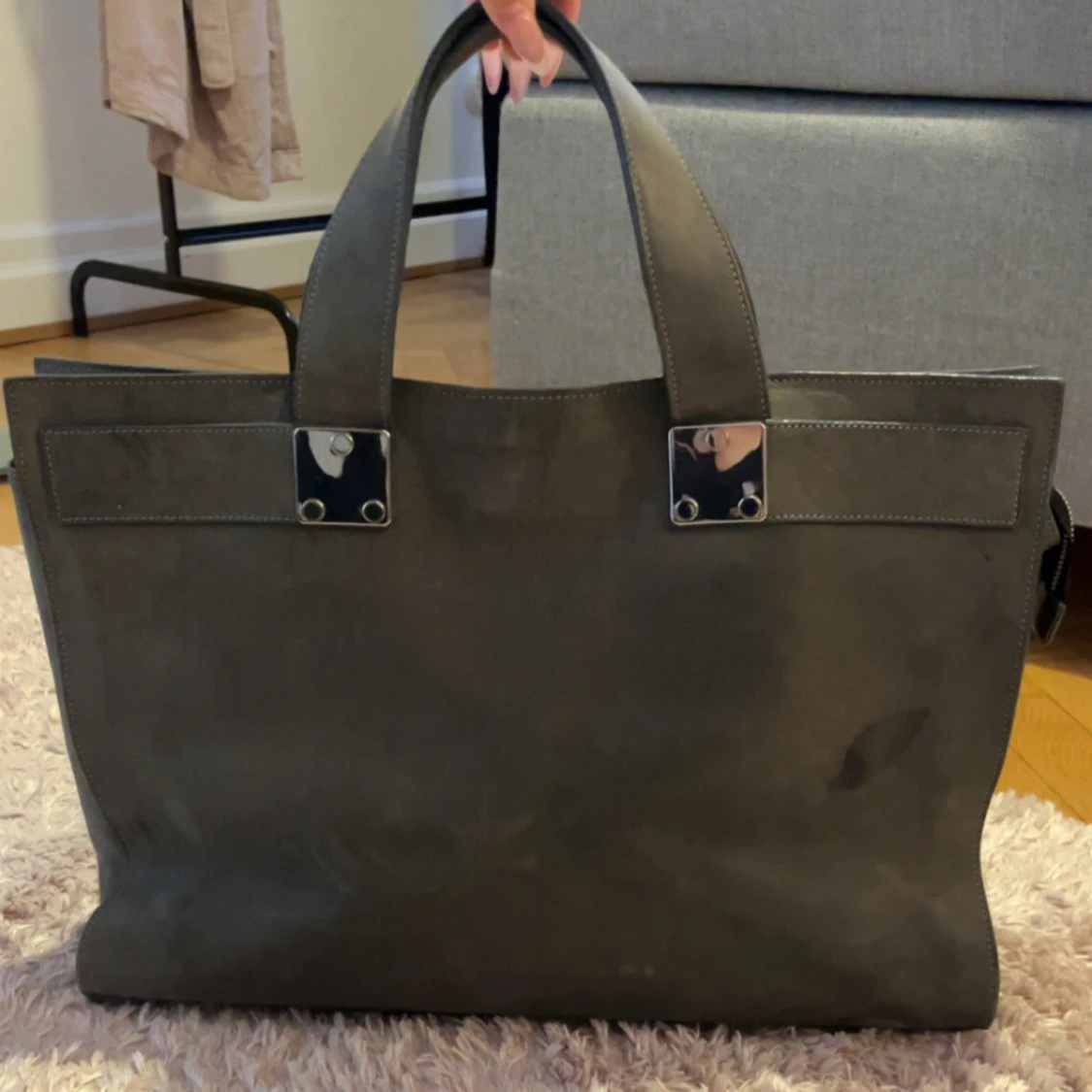 Grå handväska från Filippa K - 1