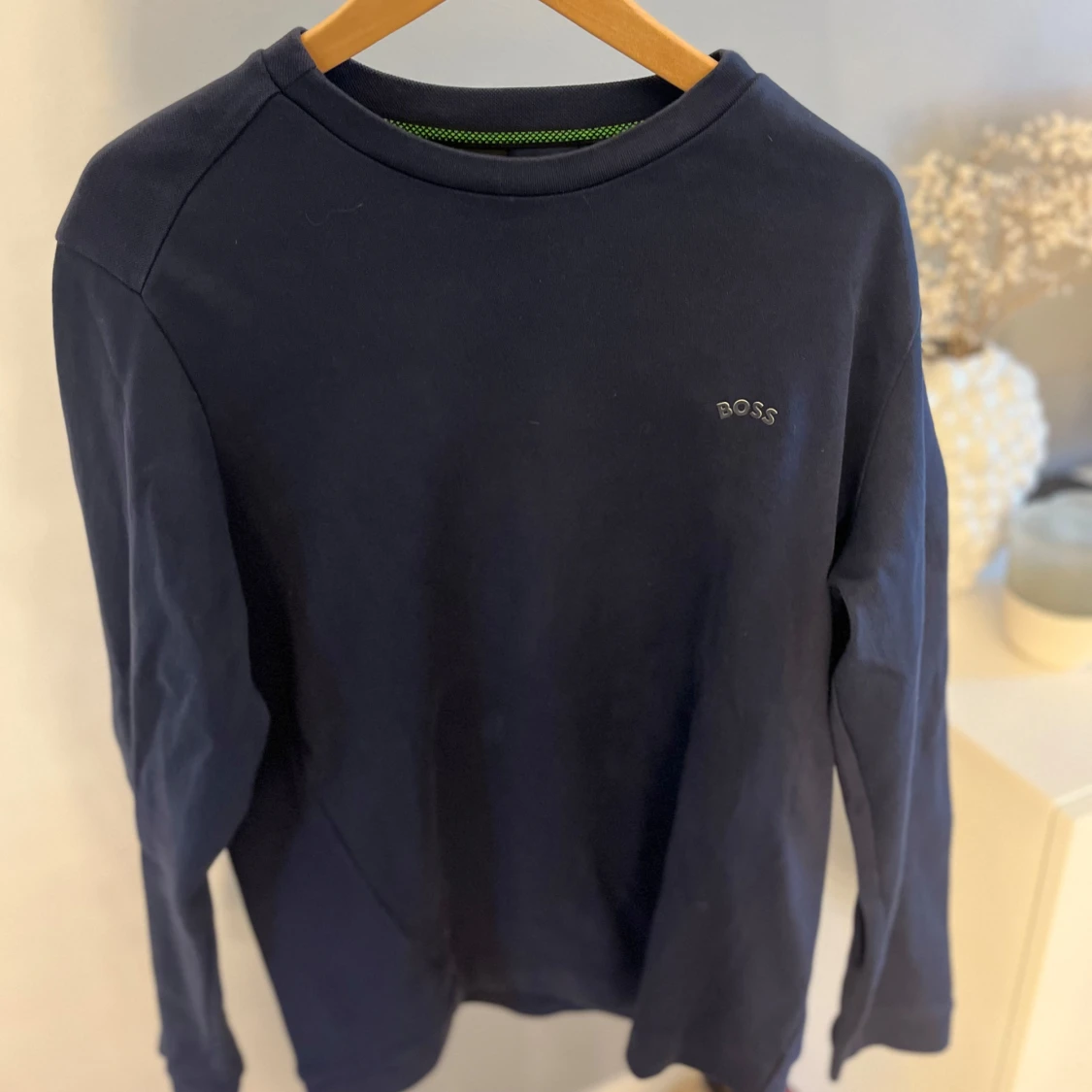 Mörkblå långärmad tröja från BOSS