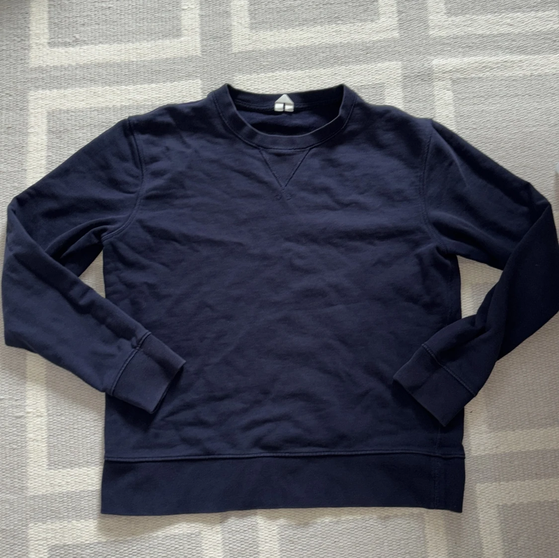 Mörkblå sweatshirt