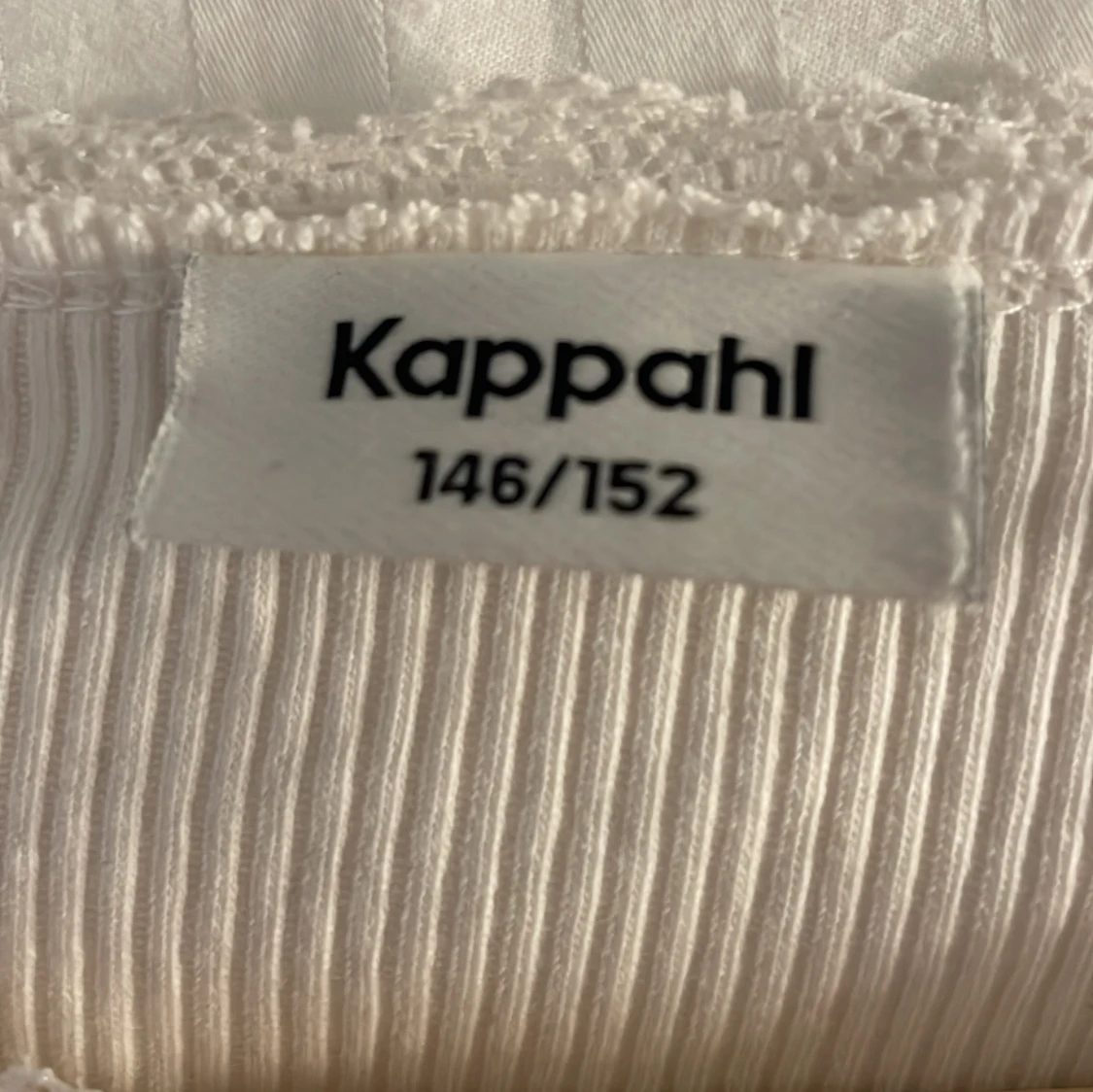 Vit ribbad långärmad topp från Kappahl - 2