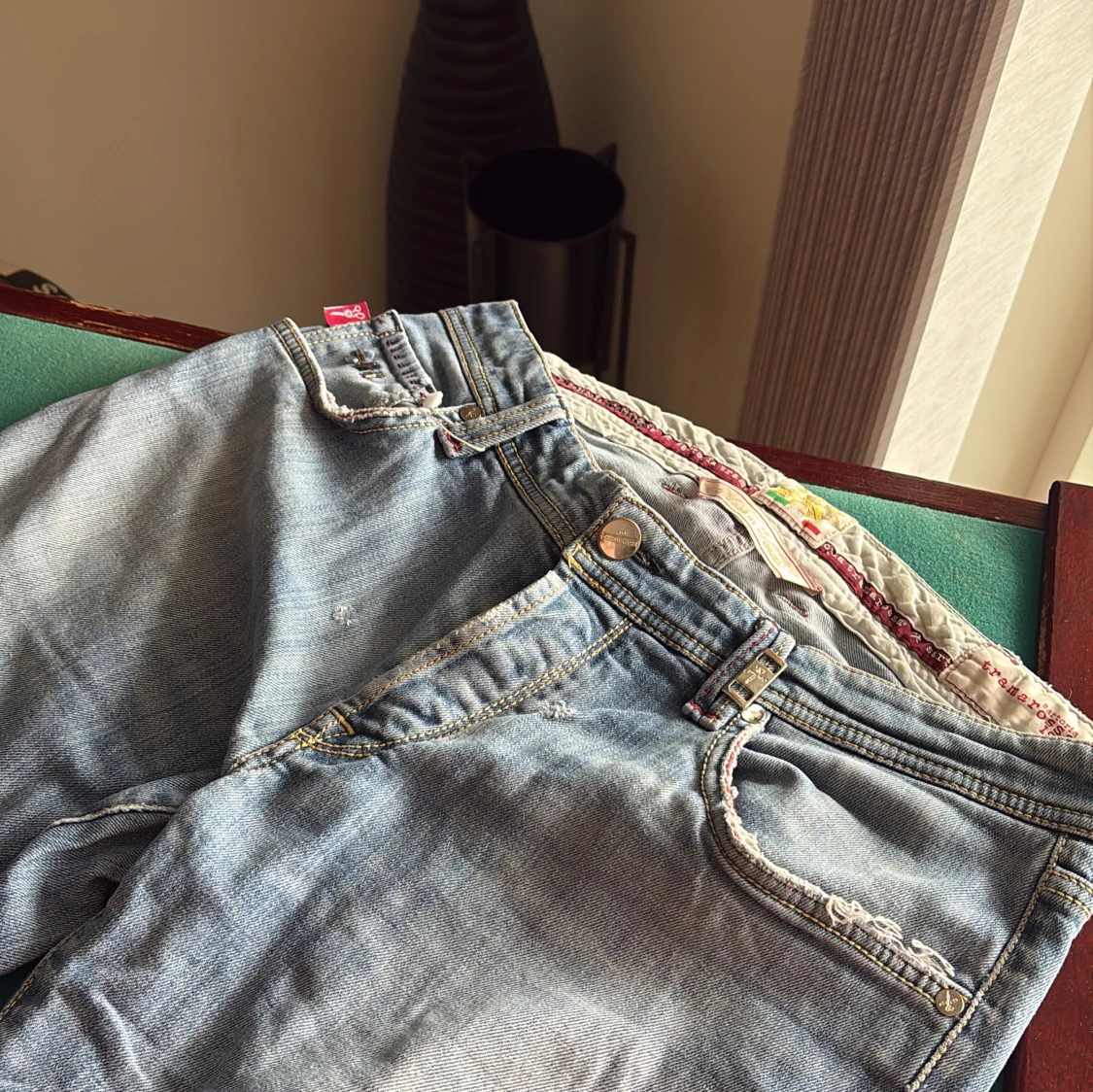 Ljusblå jeansbyxor från tramarossa - 1