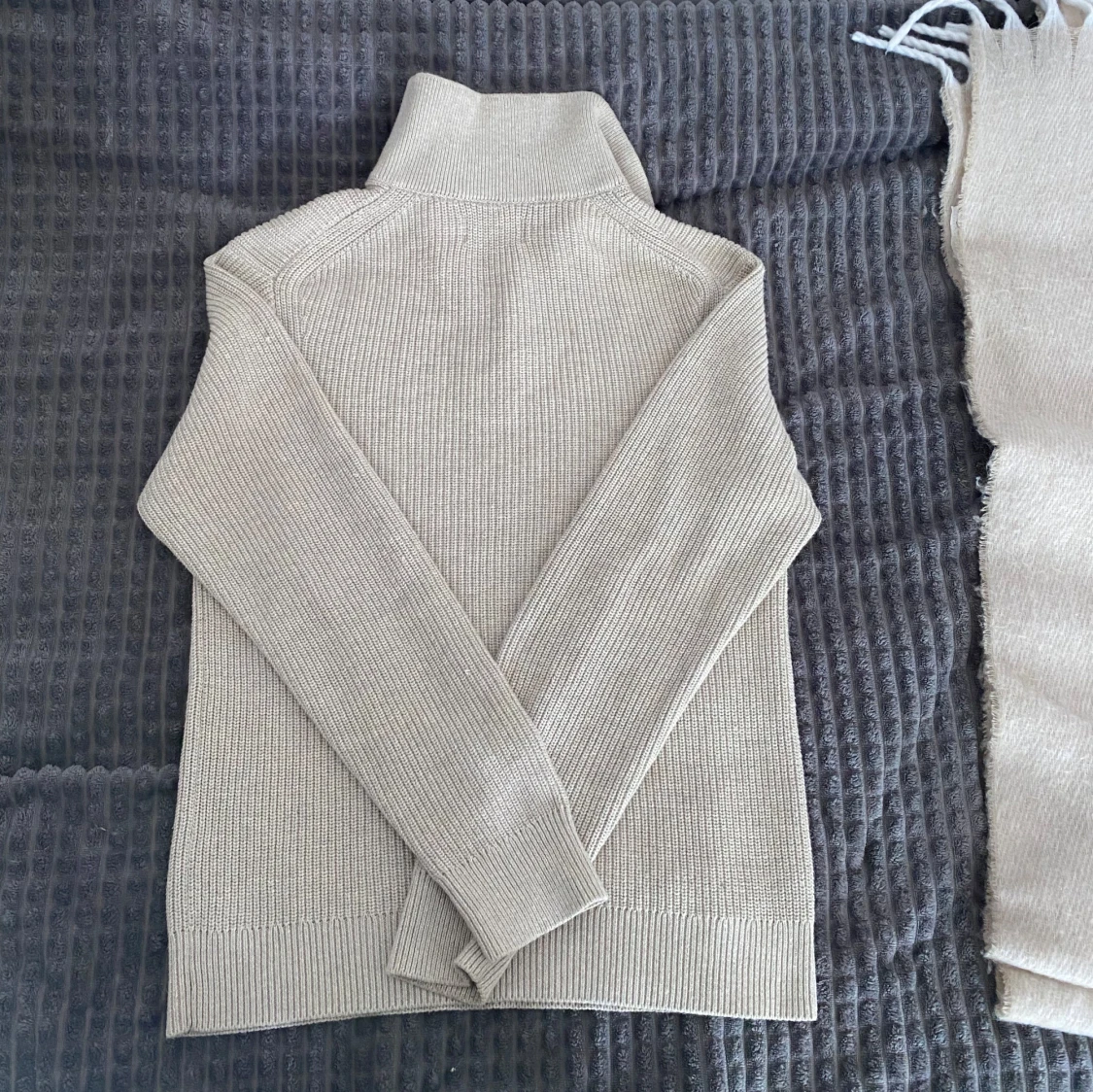 Beige ribbad half zip-tröja East West - 1