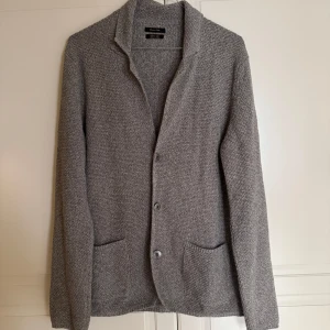Massimo Dutti Cardigan  - Storlek M. Kavaj liknade cardigan från Massimo Dutti