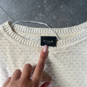 Stickad tröja - Jätte fin stickat tröja från vila i storlek S, tyvärr är den för liten för mig och kan då inte visa bild på