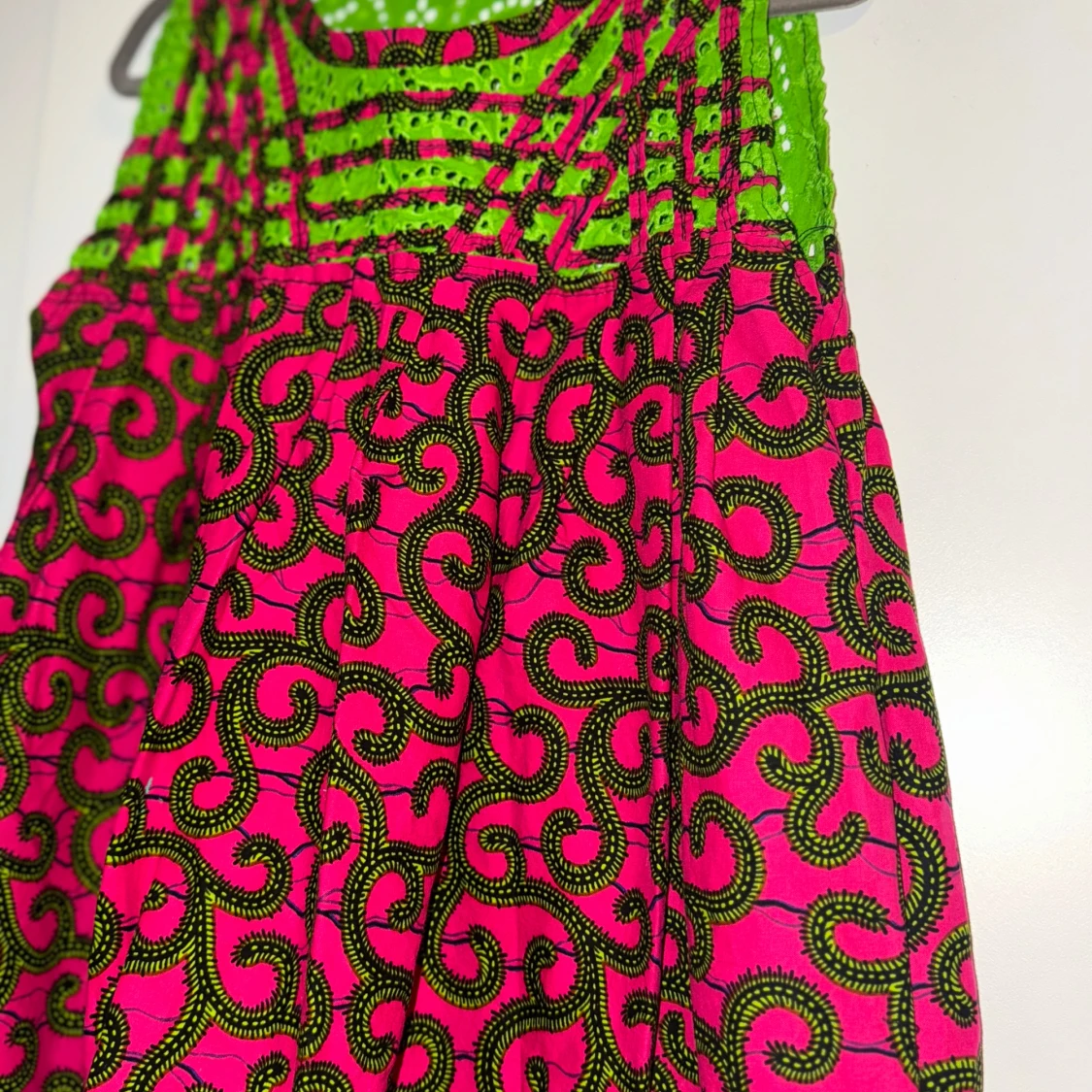 Färgstark långklänning med mönster - 1