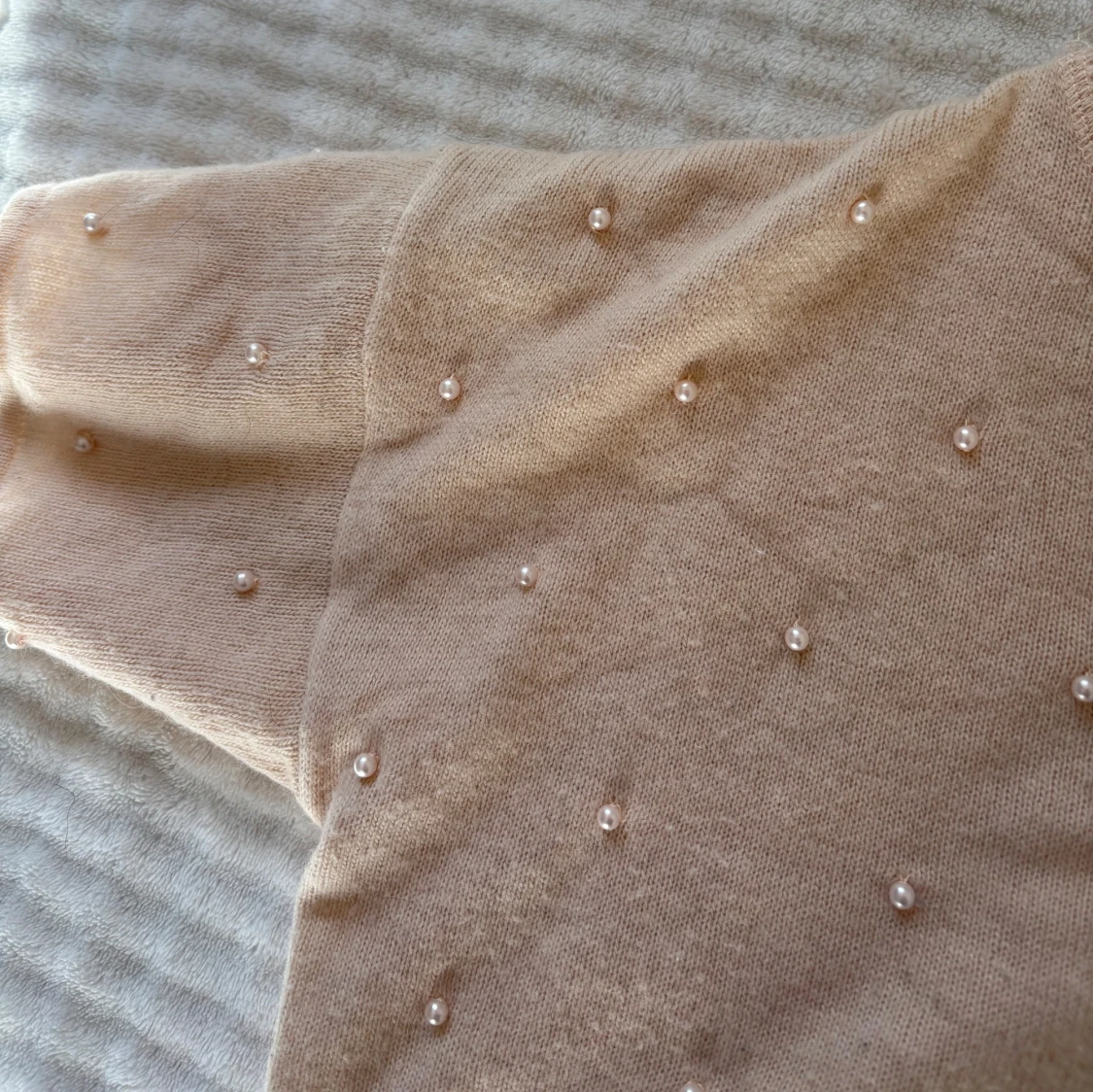 Beige stickad topp med pärlor Cubus XS - 3