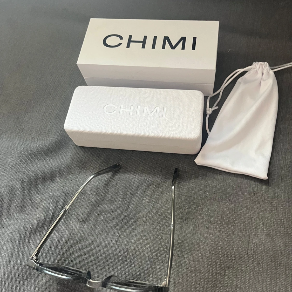 Svarta solglasögon från CHIMI - 1