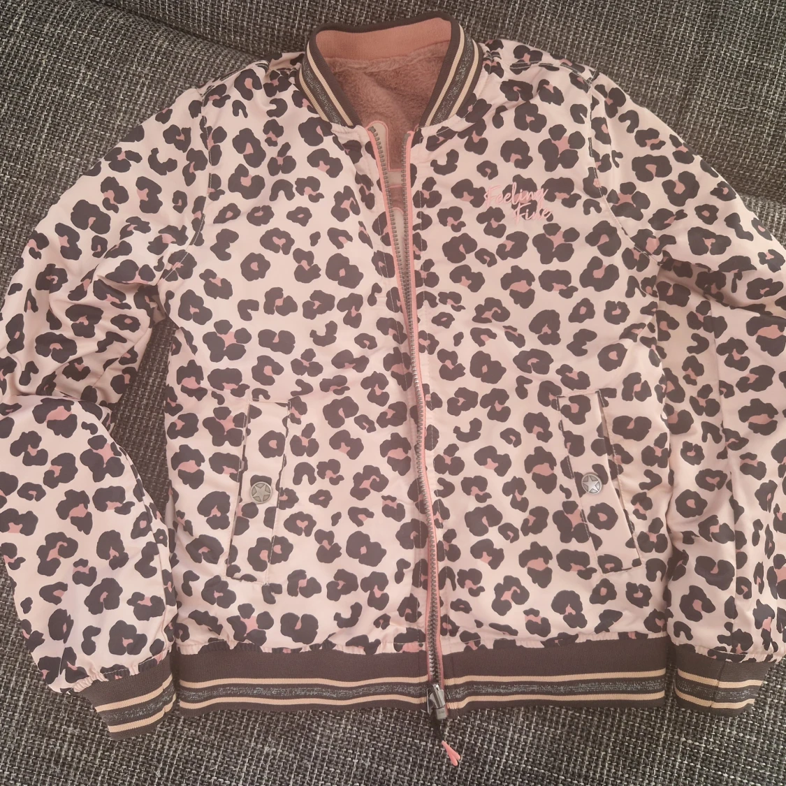 Rosa teddyjacka & leopard bomberjacka - 2