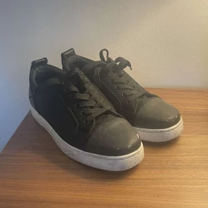 Loubs - 🔵säljer dessa feta loubs i storlek 41, lite använda men fortfarande väldigt bra skick