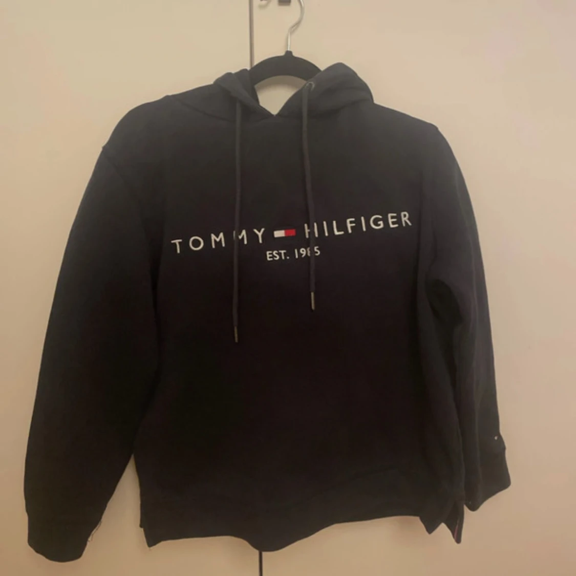 Svart hoodie Tommy Hilfiger S