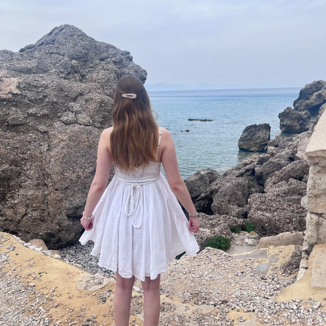 Vit kort sommarklänning med knyt - 3