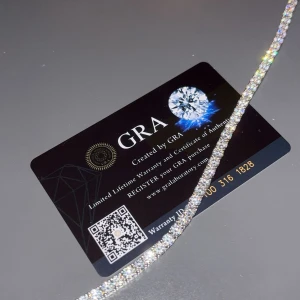 Tennisarmband i diamant  - 20cm lång 4mm bred. Moissanite i högsta grad som passerar diamant tester i alla typer. Köpt för 3600. Seriösa köpare endast, finns att hämta i täby och kan gå ner vid snabb affär.
