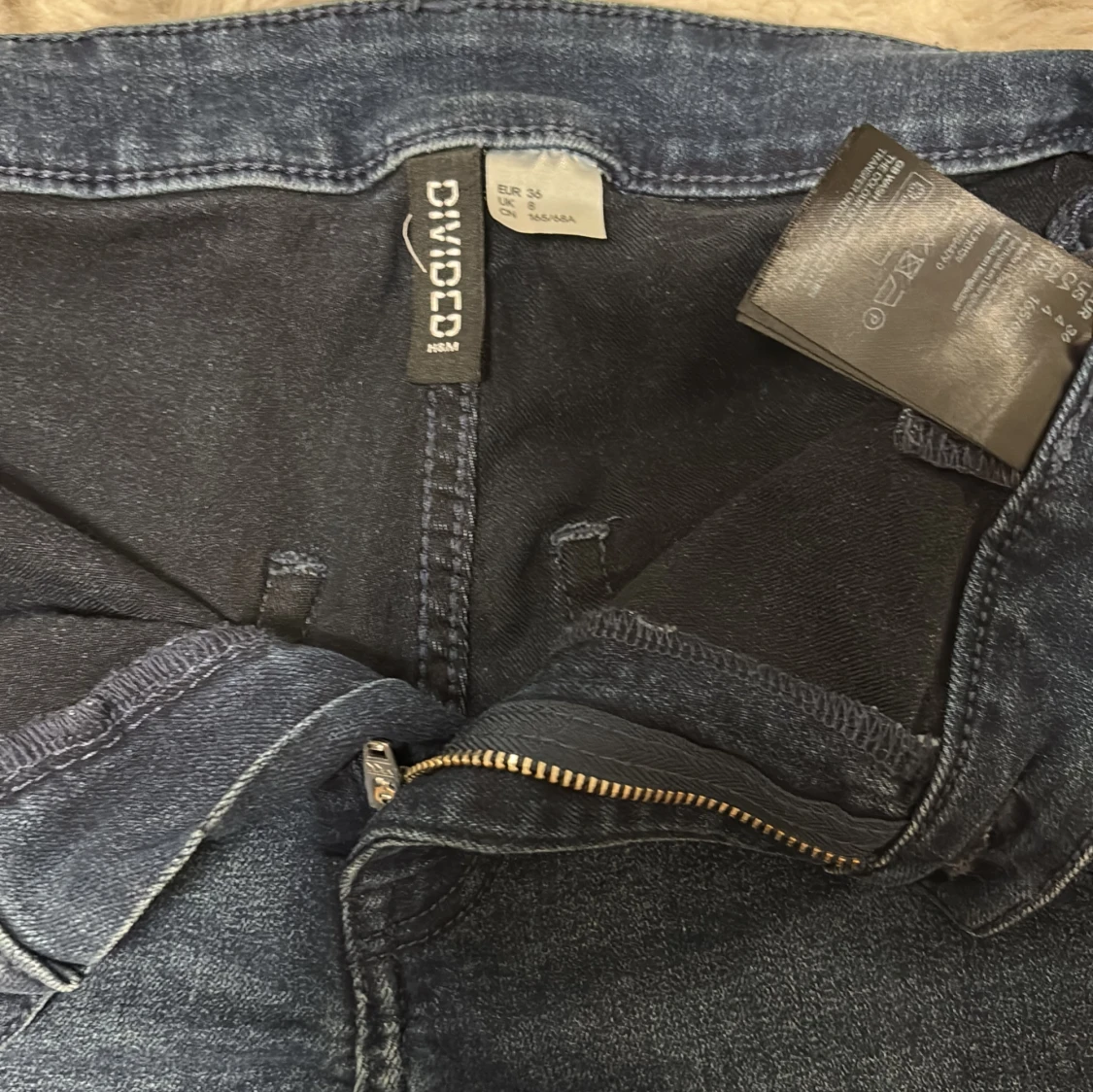 Mörkblå jeansshorts från H&M Divided - 2