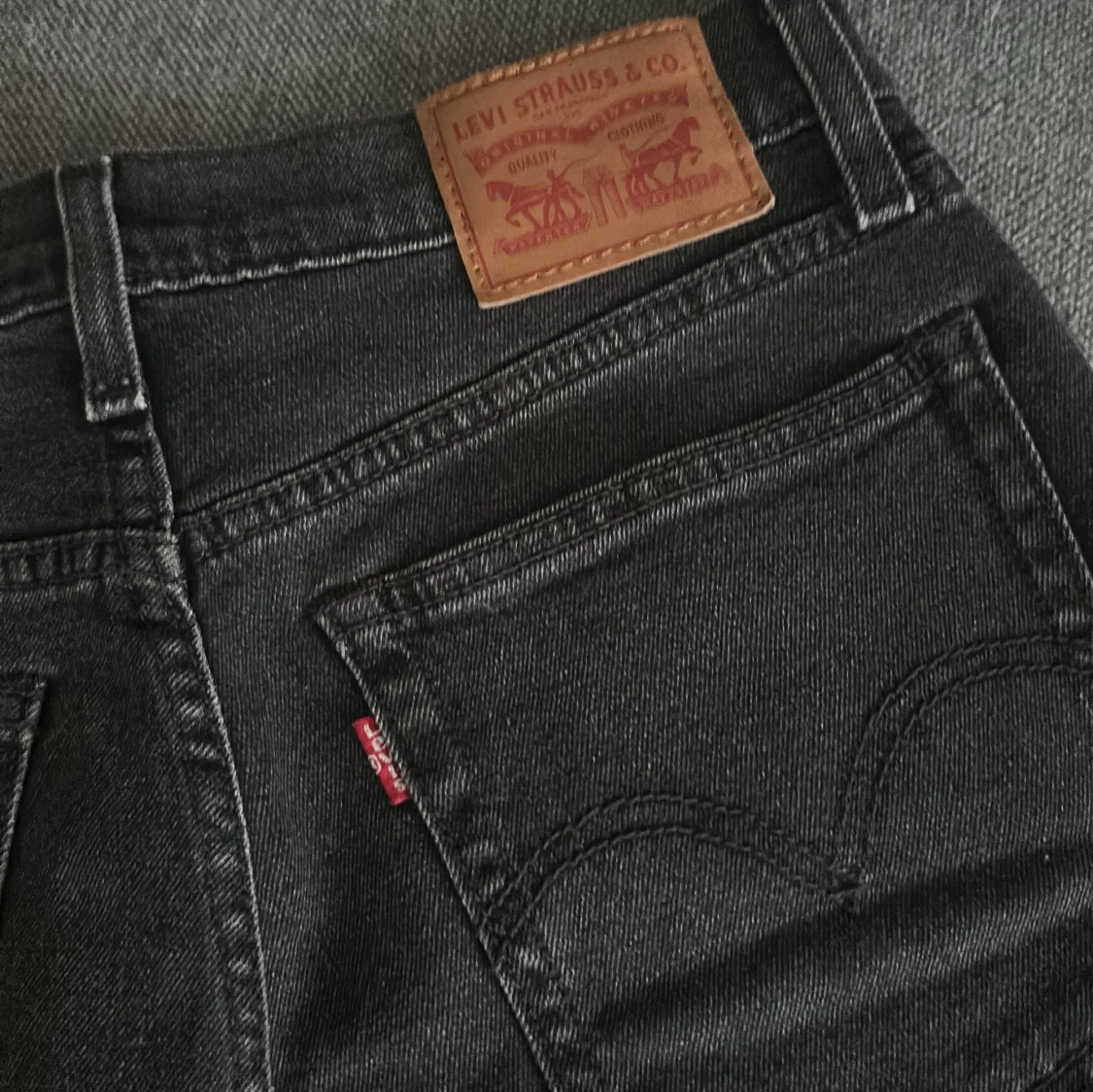 Svarta jeansshorts från Levi's - 3