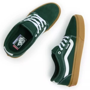 Helt nya Vans stl 43, Chukka Låga Sidestripe - Vans Chukka Låga Sidestripe Mörkgrön Gummi, stl 43  Helt nyinköpta,  modell som är jättesvår att få tag på.  PopCush - dvs deras bästa sula med dämpning och stötskydd.   Maken har vanligtvis stl 42,5-43 i Vans, men tycker dessa blev ngt för stora.   Pris: 850 kr