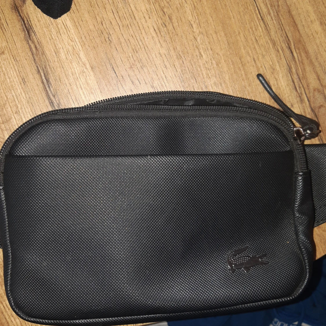 Svart magväska från Lacoste - 1