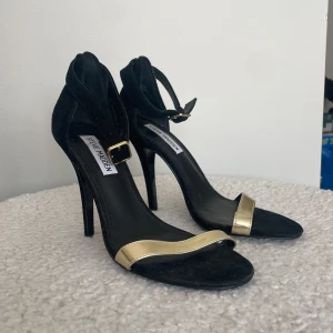 Steve Madden Klackskor - Klackskor fårn Steve Madden. Använda max 2 ggr