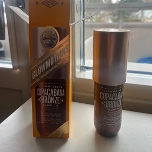Glowmotions Copacabana Bronze Glow Oil - Säljer en flaska Glowmotions Copacabana Bronze Glow Oil från Sol de Janeiro. Har tagit kanske max 5 pumpar ifrån den, Om ni vill ha fler bilder är det bara att säga till💓