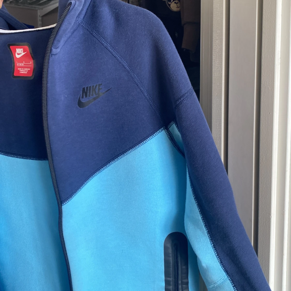 Blå och ljusblå hoodie från Nike - 3