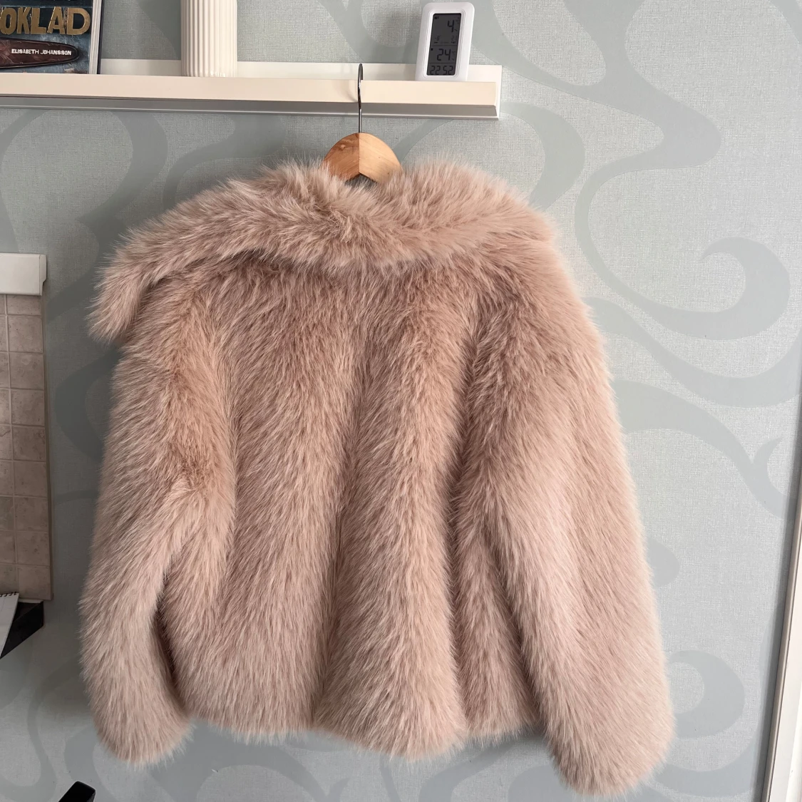 Beige pälsjacka - 1