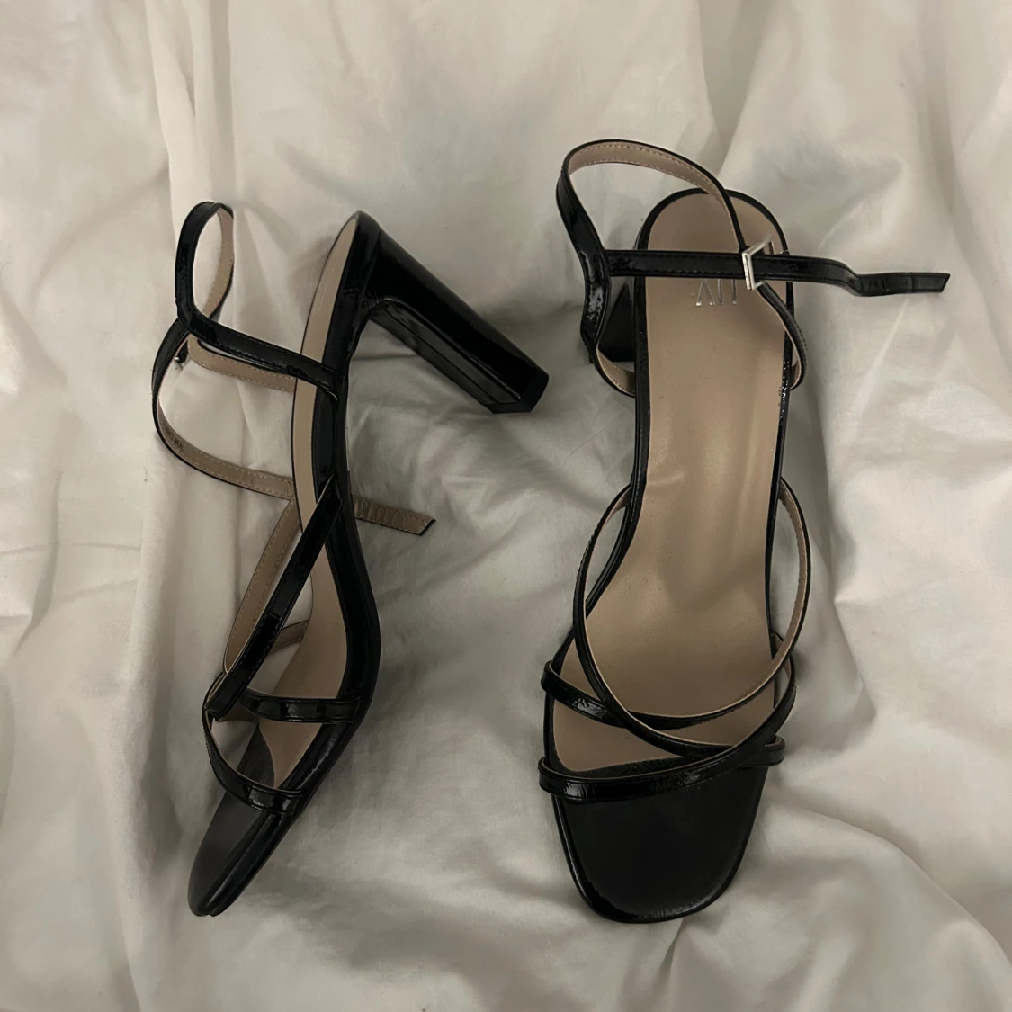Svarta sandaler med klack från XIT - 1