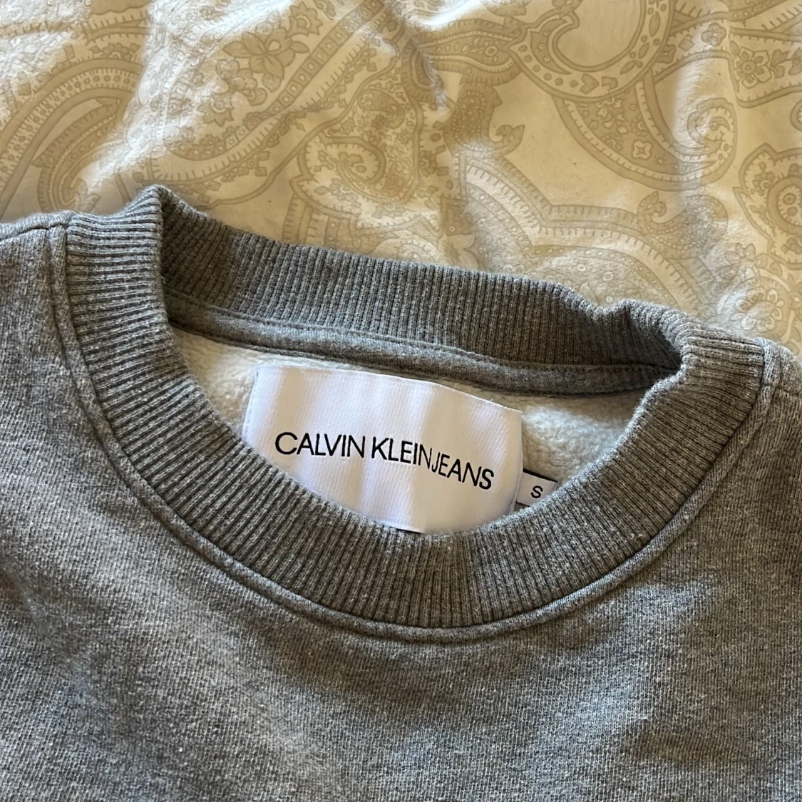 Grå sweatshirt från Calvin Klein Jeans - 3
