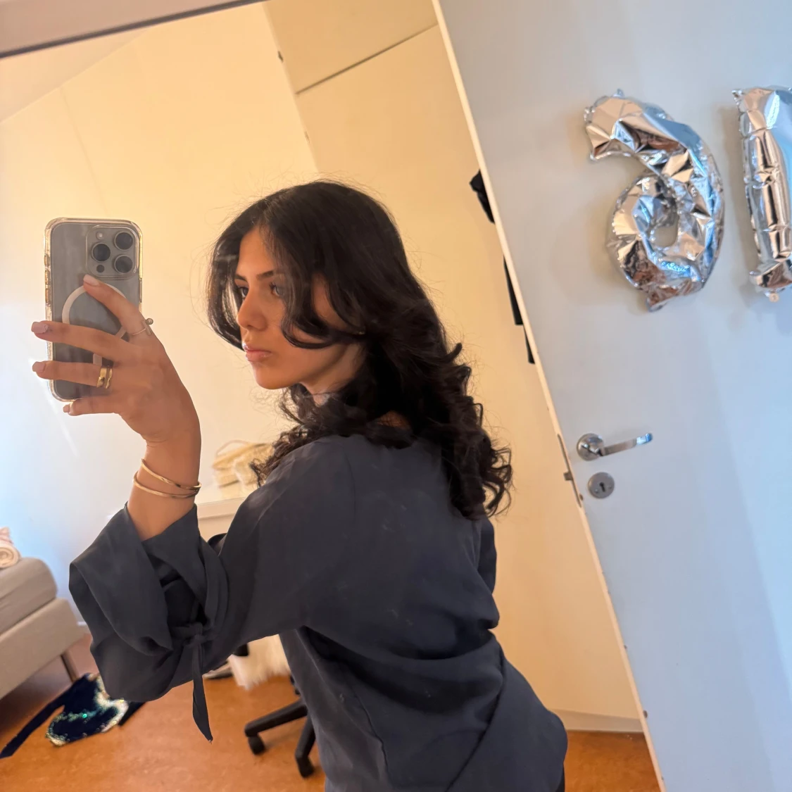 Mörkblå långärmad blus - 1