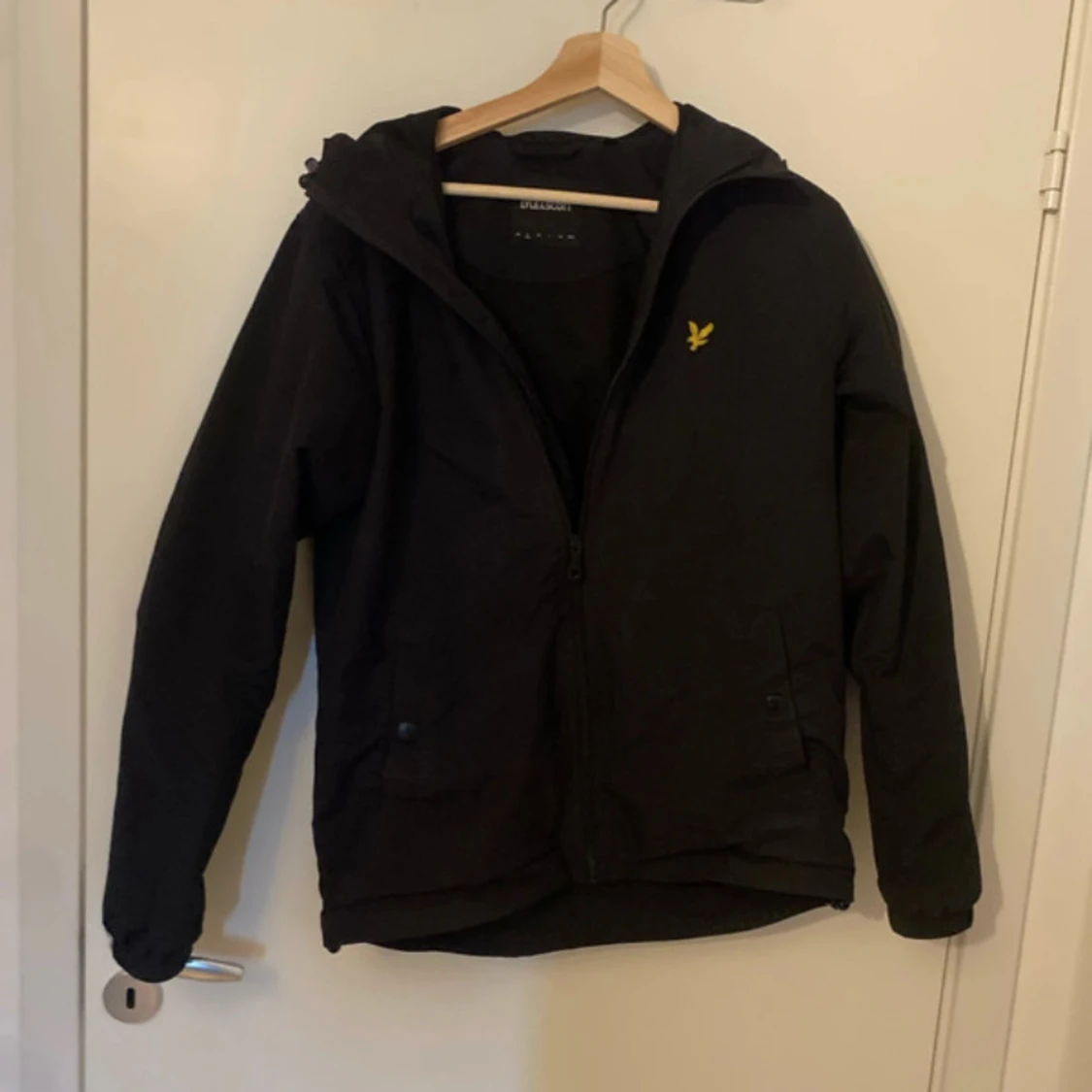 Svart jacka från Lyle & Scott