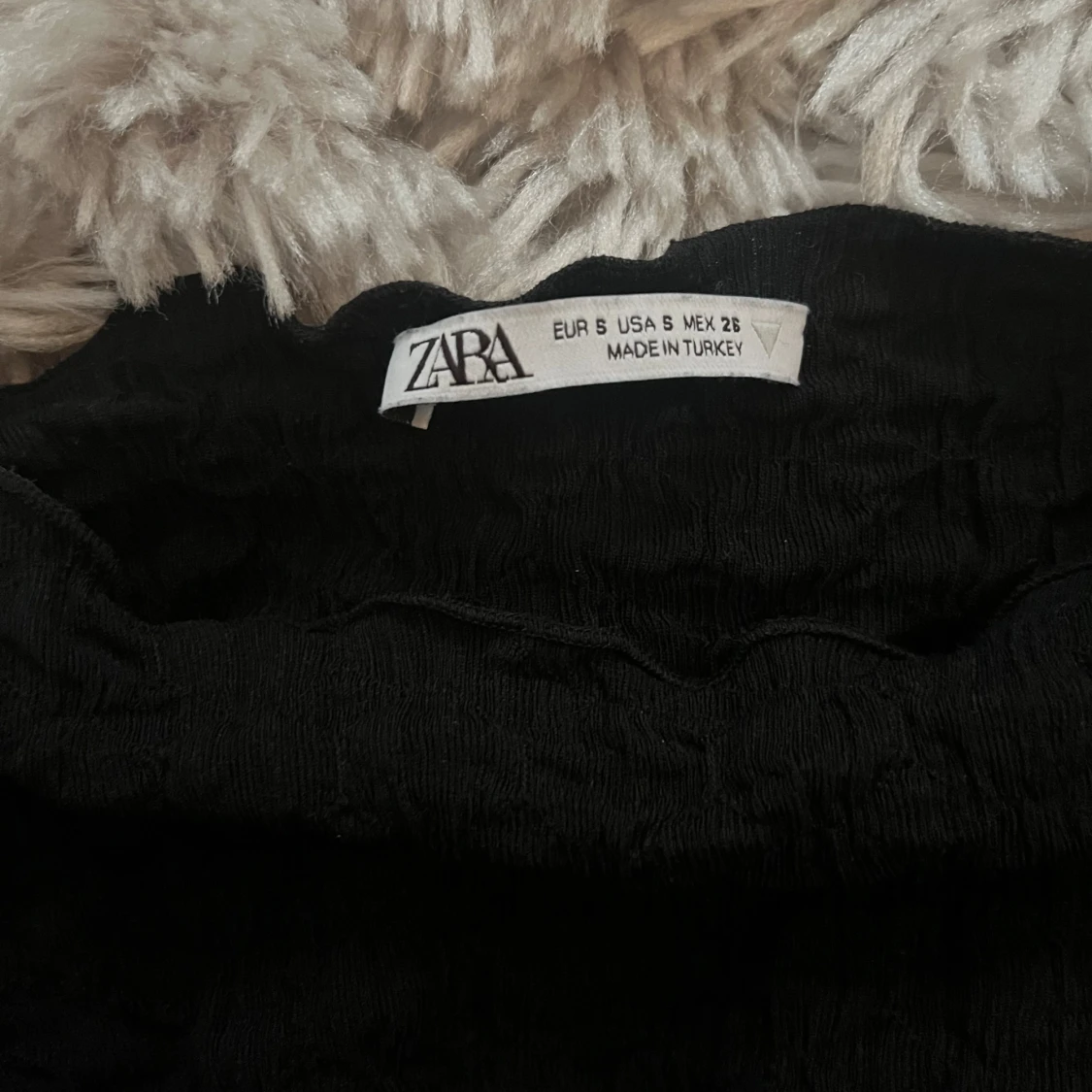 Svart topp från Zara - 1
