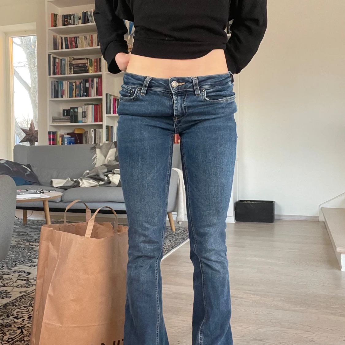 Blå jeans med bootcut - 1