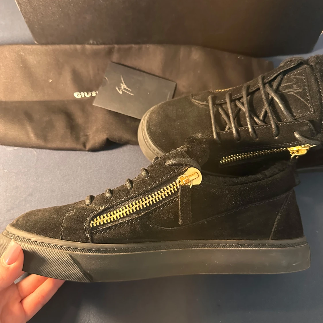  Giuseppe Zanotti med gulddragkedja