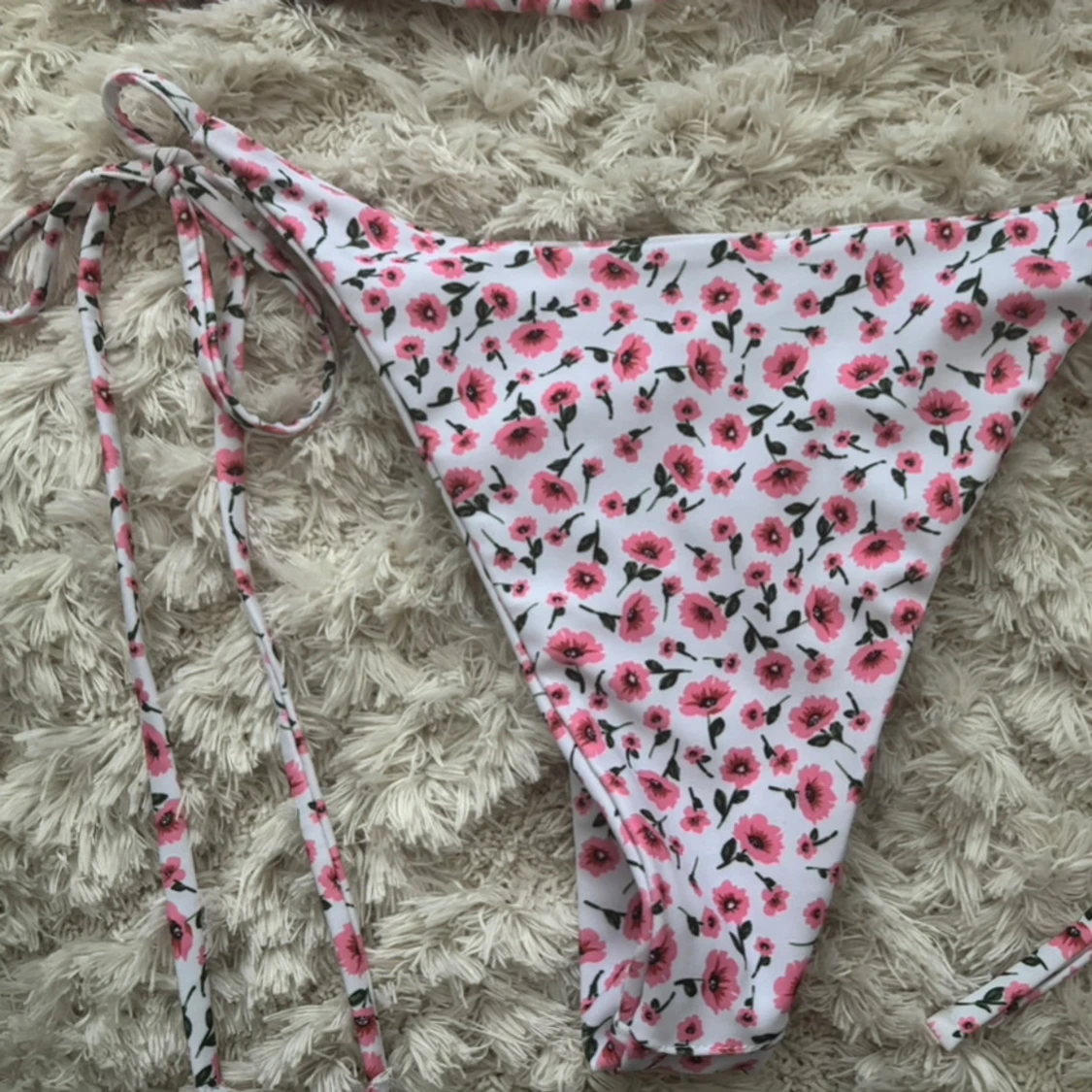 bikini med blommönster - 1