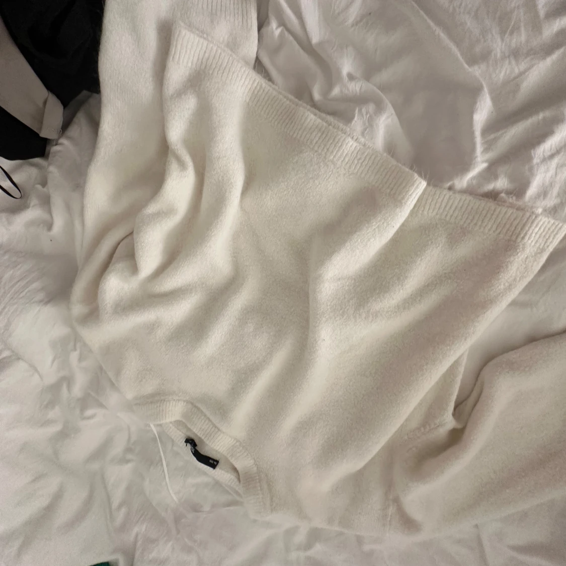 Vit stickad tröja - 1