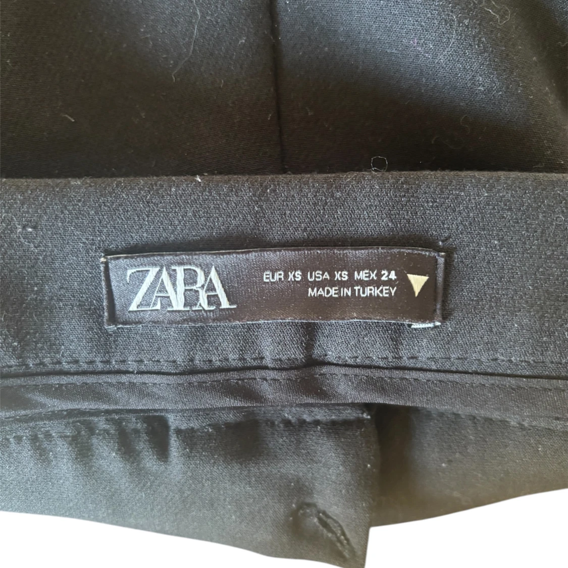 Svart kortkjol från Zara - 3