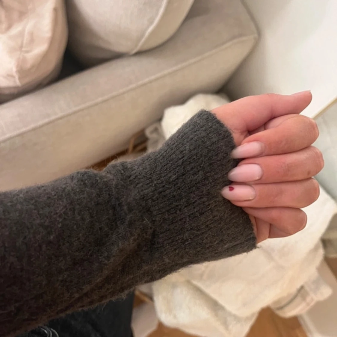 Mörkgrå tunn stickad tröja från Zara - 1