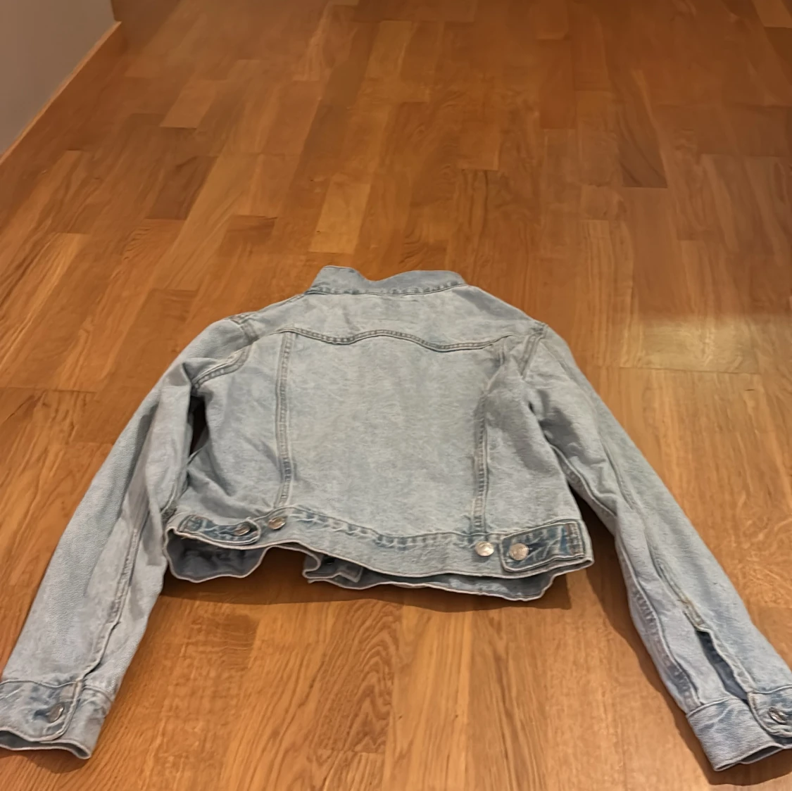 Ljusblå croppad jeansjacka från 157 - 1