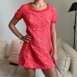 Korallrosa kortklänning🩷 - Storlek S