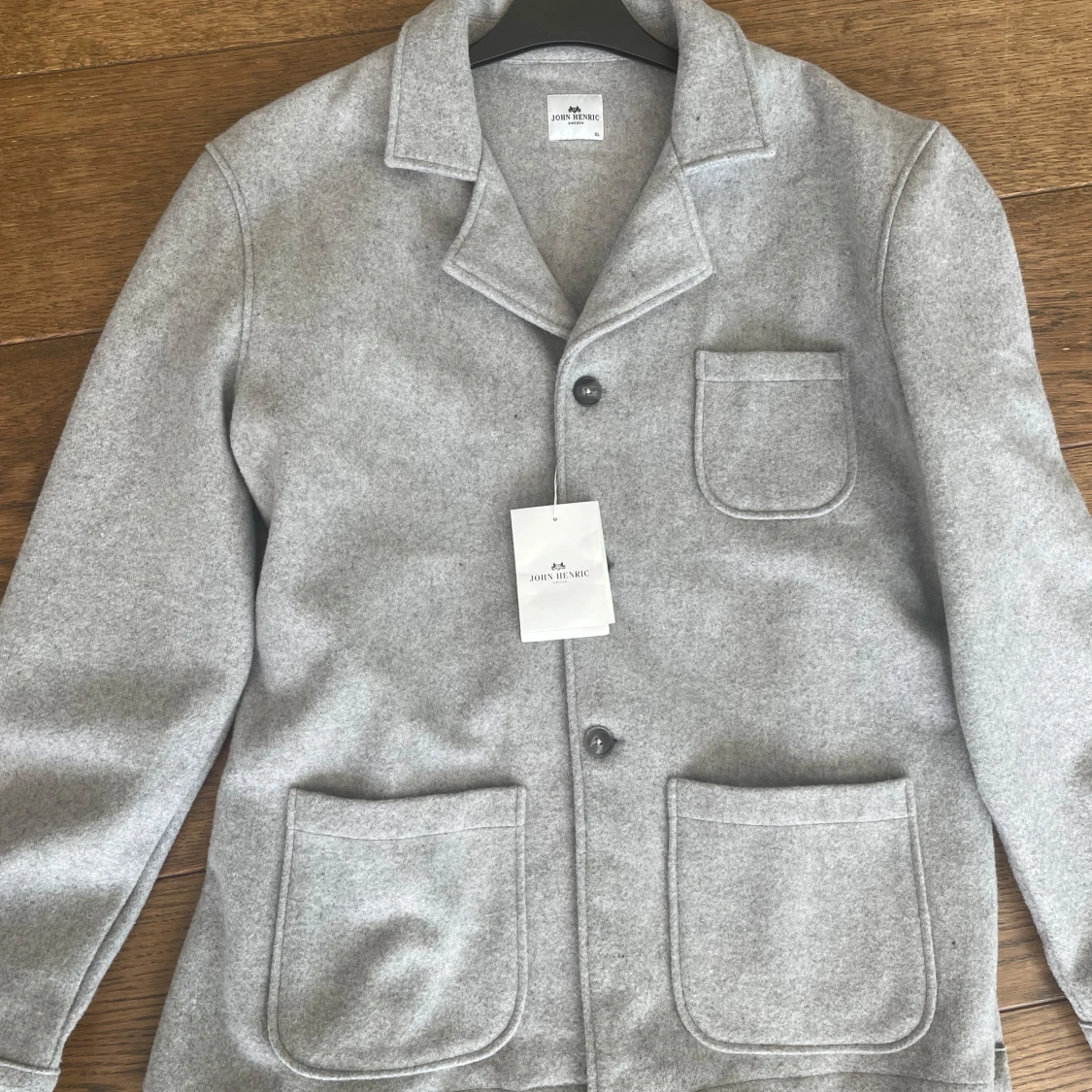 Ljusgrå ulljacka från John Henric - 2
