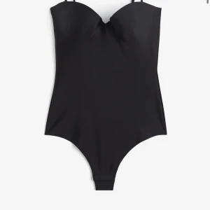 Body från HM - Helt slutsåld body från HM. Storlek 75A. Använd två gånger. 