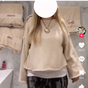 Stickad tröja  - Så snygg stickad tröja 